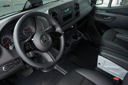 2025 Mercedes-Benz Sprinter 2500 Standard Roof