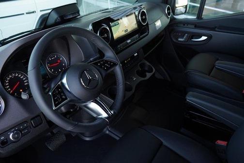 2025 Mercedes-Benz Sprinter 2500 Standard Roof
