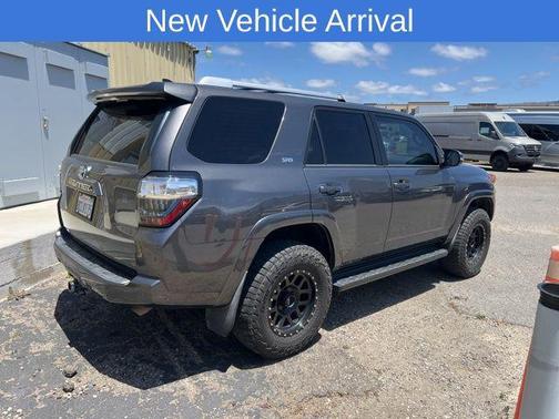Magnetic Gray Metallic 2018 Toyota 4Runner SR5 Premium