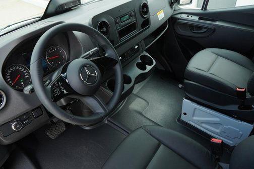 2025 Mercedes-Benz Sprinter 2500 Standard Roof