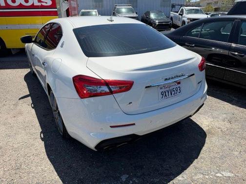 Bianco Alpi Pearlescent 2018 Maserati Ghibli S GranSport