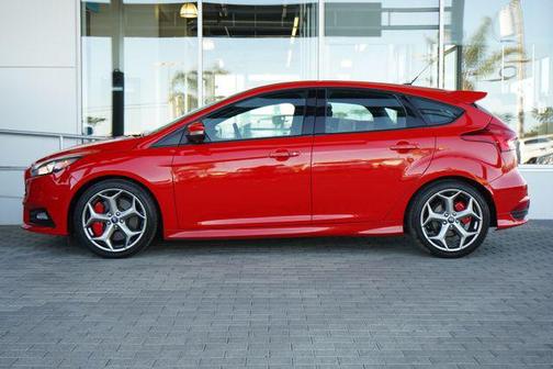 2017 Ford Focus ST 