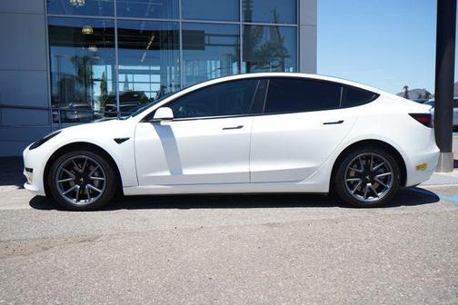 Pearl White Multi-Coat 2022 Tesla Model 3 Long Range