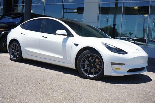 Pearl White Multi-Coat 2022 Tesla Model 3 Long Range