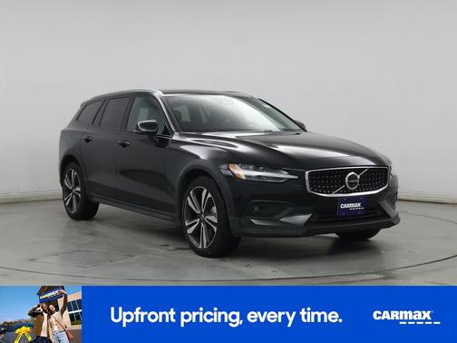 2025 Volvo V60 Cross Country B5 Plus