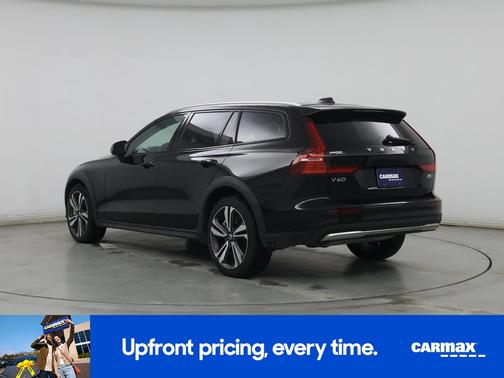 2025 Volvo V60 Cross Country B5 Plus