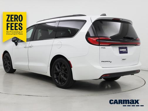 White 2023 Chrysler Pacifica Touring L
