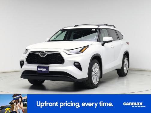 White 2023 Toyota Highlander Limited