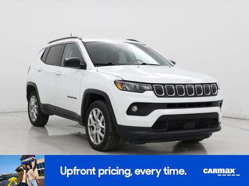 White 2022 Jeep Compass Latitude Lux