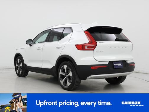 2023 Volvo XC40 B5 Plus Bright Theme