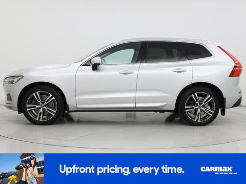 Silver 2018 Volvo XC60 T6 Momentum