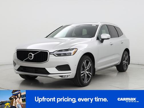 Silver 2018 Volvo XC60 T6 Momentum