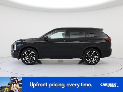 Black 2023 Mitsubishi Outlander SEL