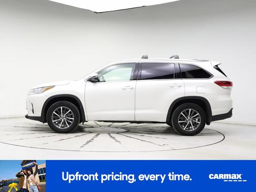White 2018 Toyota Highlander XLE