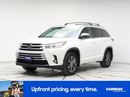 White 2018 Toyota Highlander XLE