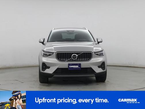 2025 Volvo XC40 B5 Plus Bright Theme