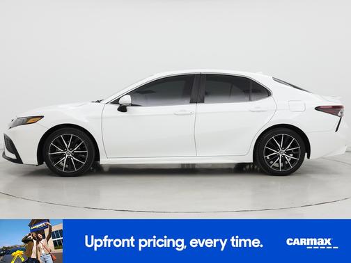 White 2021 Toyota Camry SE