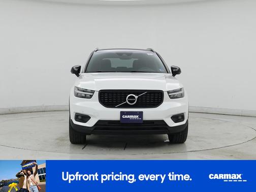 White 2021 Volvo XC40 T5 R-Design