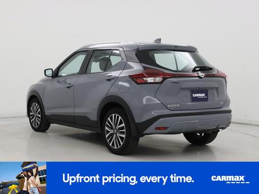 Gray 2021 Nissan Kicks SV