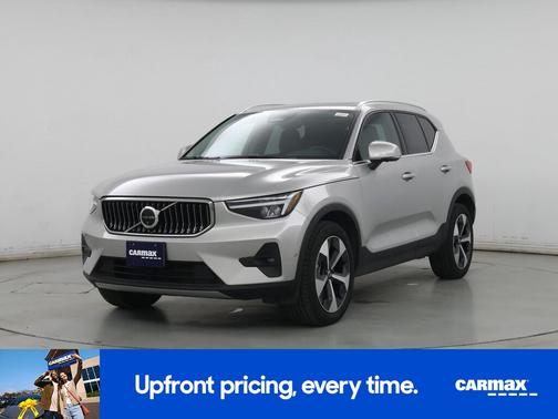 2025 Volvo XC40 B5 Plus Bright Theme