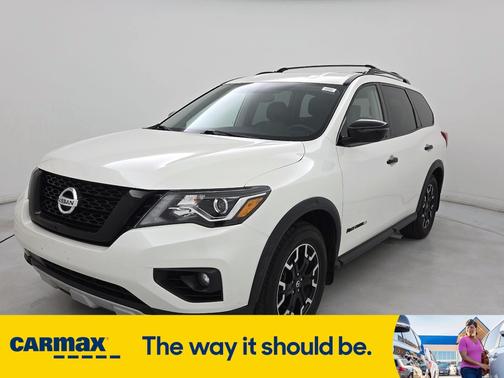 2020 Nissan Pathfinder SV