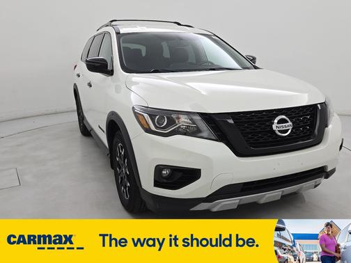 2020 Nissan Pathfinder SV