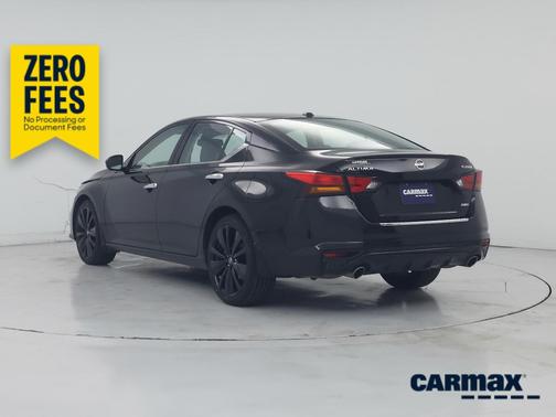 Black 2021 Nissan Altima Platinum