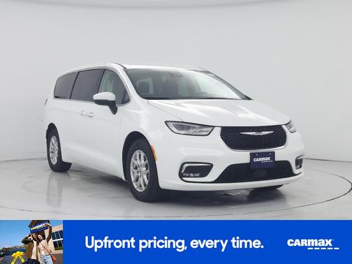 White 2023 Chrysler Pacifica Touring L