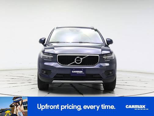 2022 Volvo XC40 T5 Momentum