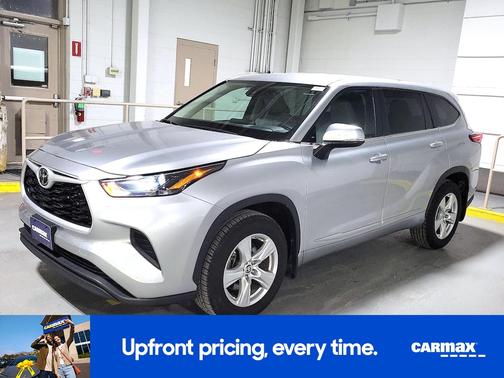 Silver 2023 Toyota Highlander L