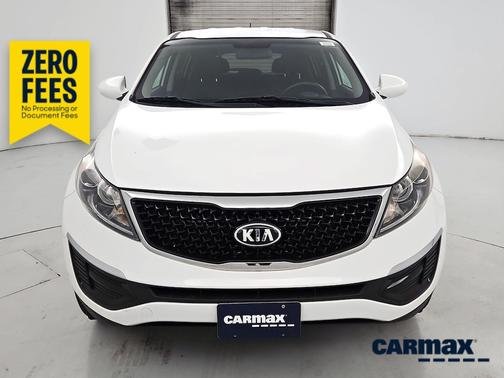 White 2016 Kia Sportage LX