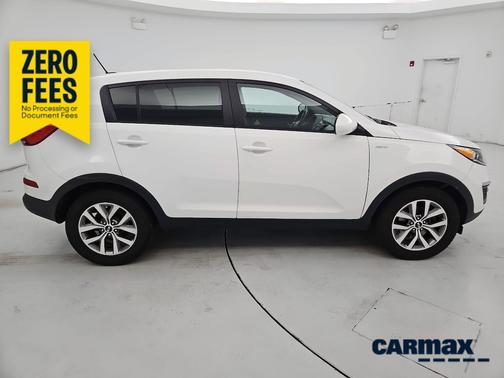 White 2016 Kia Sportage LX