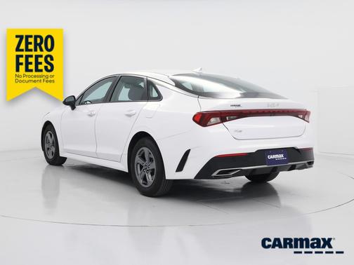 White 2022 Kia K5 LXS