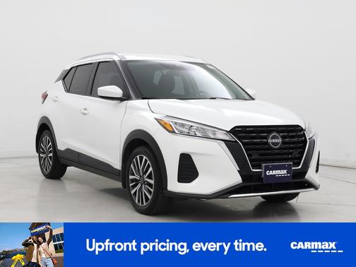 White 2023 Nissan Kicks SV