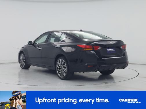 Black 2023 Nissan Altima SL