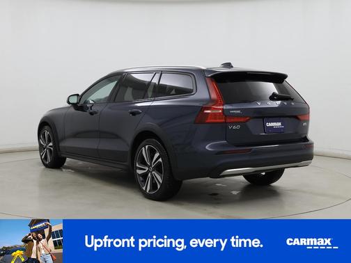 2025 Volvo V60 Cross Country B5 Plus