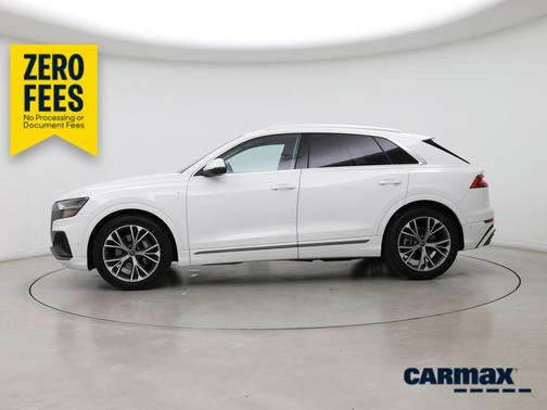 White 2023 Audi Q8 Prestige