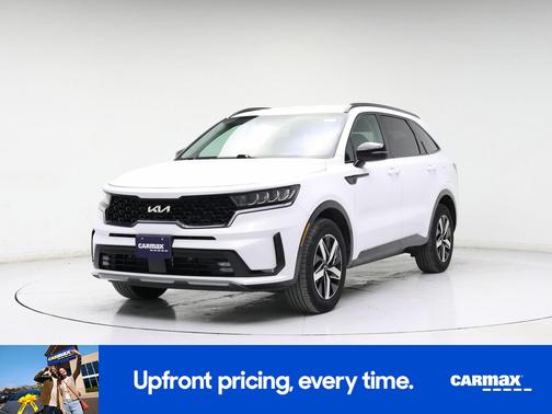White 2022 Kia Sorento EX
