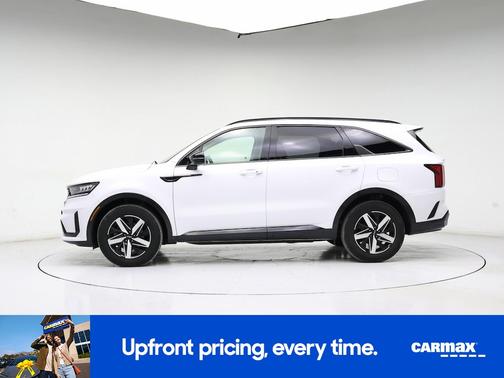 White 2022 Kia Sorento EX