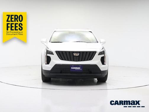 White 2023 Cadillac XT4 Luxury