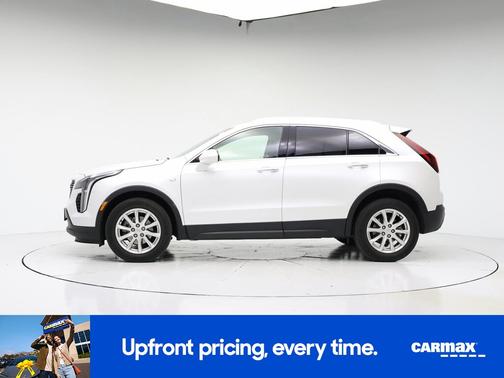White 2023 Cadillac XT4 Luxury