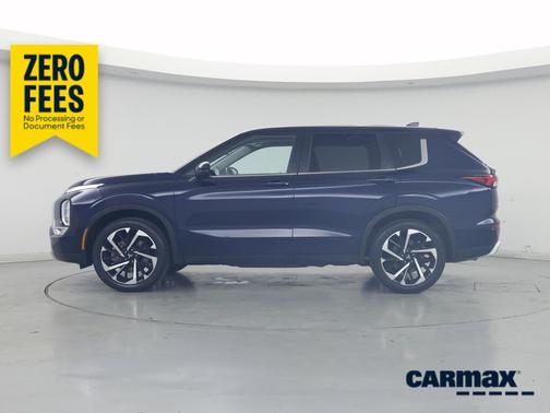 Blue 2024 Mitsubishi Outlander SE