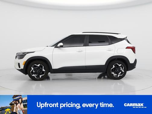 White 2025 Kia Seltos S