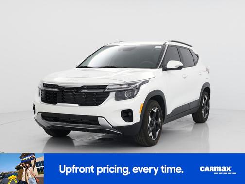 White 2025 Kia Seltos S