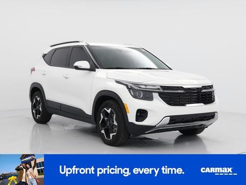 White 2025 Kia Seltos S