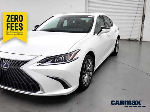 White 2022 Lexus ES 300h Luxury