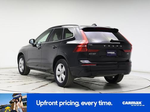 2022 Volvo XC60 B5 Momentum