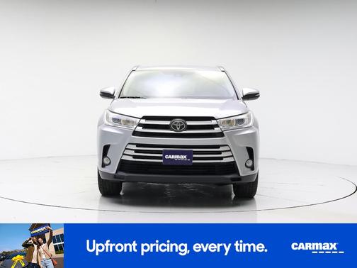 Silver 2018 Toyota Highlander XLE