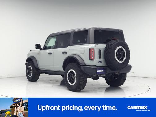 Gray 2023 Ford Bronco Badlands