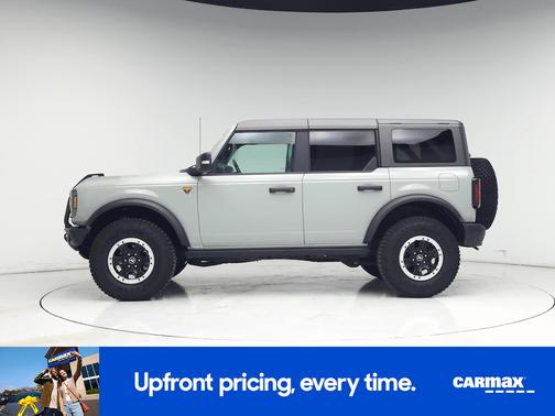 Gray 2023 Ford Bronco Badlands